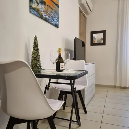 Alpolt Bed & Breakfast 2*